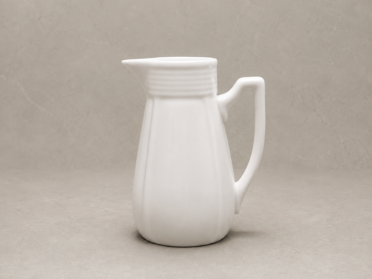 Jarra P/ Vinho 1 Garrafa em porcelana Teixeira, referência 00.07.002